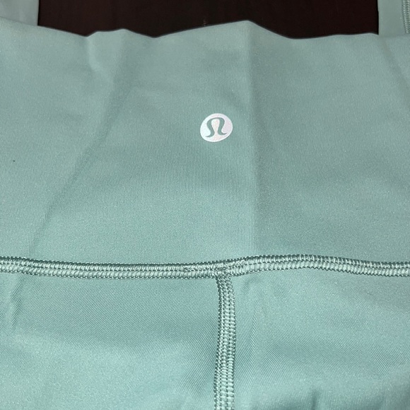 Lulu Lemon Wunder Under Leggings - Picture 1 of 4